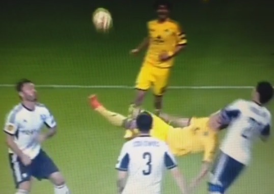 Cu xe dap chong nguoc cua Rooney tai hien o Europa League hinh anh