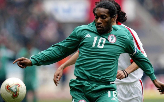 Okocha góp công lớn trong việc giúp Nigeria đoạt Huy chương vàng môn bóng đá nam Olympic 1996. Sau đó cựu ngôi sao của Bolton bị cáo buộc khai giảm tới 10 tuổi để được tham dự thế vận hội Atlanta. Tuy nhiên, cựu tiền vệ sinh năm 1973 không phải chịu bất kỳ cuộc điều tra nào.
