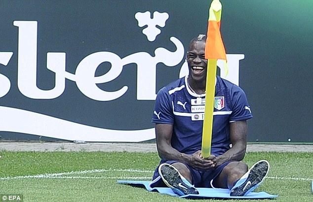 Thi dau bet bat, Balotelli van duoc goi vao tuyen Y hinh anh