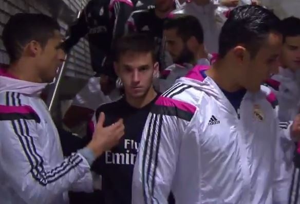 Ronaldo bi dan em Medran lo bat tay hinh anh