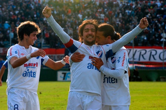 Recoba da phat goc vao luoi Liverpool hinh anh