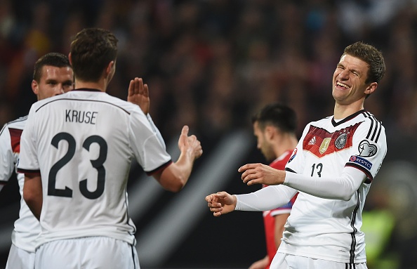 Tuyen Duc de bep Gibraltar 4-0 tai vong loai EURO 2016 hinh anh