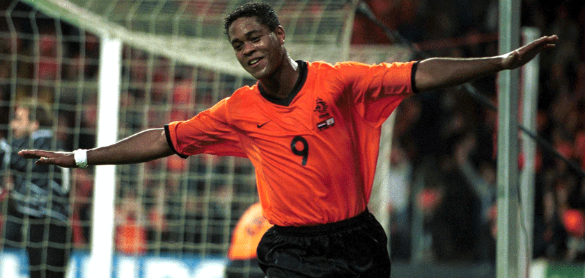 Trong sự nghiệp thi đấu, Kluivert tham dự 2 kỳ EURO (1996 và 2000). Cựu tiền đạo của Barca ghi 6 bàn sau 9 lần ra sân. Kluivert và Savo Milosevic dẫn đầu danh sách Vua phá lưới tại EURO 2000.