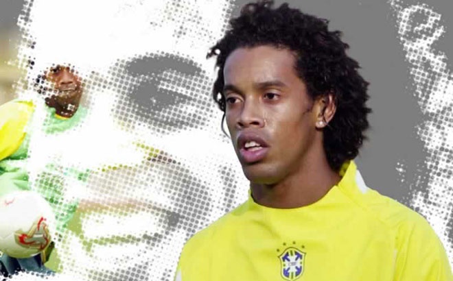 Ngày 26/6, chỉ 3 ngày trước khi Copa America 1999 khởi tranh, Ronaldinho có màn ra mắt ĐTQG Brazil lúc 19 tuổi trong chiến thắng 3-0 trước Latvia. Tại Copa America năm đó, “chàng vẩu” ghi 1 bàn thắng, góp phần giúp Brazil lần thứ 6 đăng quang tại giải đấu danh giá nhất Nam Mỹ. Sau 15 năm cống hiến cho các vũ công samba, cựu danh thủ Barca ra sân 97 lần, ghi 33 bàn và giành 4 danh hiệu gồm Copa America 1999, World Cup 2002, FIFA Confederations Cup 2005 và Superclasico Americas 2011.