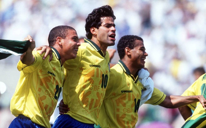 Rô béo ra mắt ĐTQG Brazil năm 1994, trong trận giao hữu với đội tuyển Argentina tại Recife. Cựu danh thủ của Barca và Real thậm chí cũng có tên trong danh sách Brazil đăng quang ngôi vô địch World Cup 1994 mới 17 tuổi. Tuy nhiên, anh không được ra sân một phút nào tại giải năm đó. Cầu thủ mang biệt danh Người ngoài hành tinh chia tay sự nghiệp quốc tế năm 2011. Sau 17 năm phục vụ Selecao, anh ghi 62 bàn sau 98 trận, giành 5 danh hiệu gồm 2 World Cup (1994, 2002), 2 Copa America (1997, 1999) và FIFA Confederations Cup (1997).