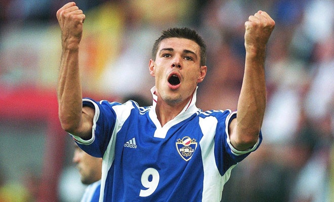 Milosevic là một trong những chân sút đạt hiệu suất ghi bàn tốt nhất lịch sử EURO. Sau 4 lần xung trận tại EURO 2000, cựu tiền đạo Parma đem về 5 bàn thắng cho Serbia. Tại giải đó, Milosevic cùng với Kluivert chia sẻ danh hiệu Vua phá lưới.