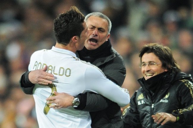 21/04/2012: Cuối cùng Real của Mourinho cũng đánh bại được Barca. Bàn thắng muộn màng của Ronaldo giúp Kền kền trắng giành trọn 3 điểm, qua đó thẳng tiến tới ngôi vô địch.