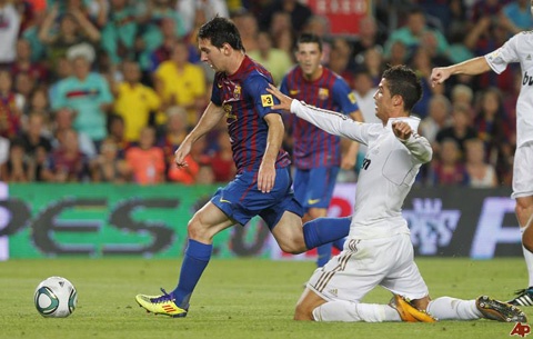 23/03/2014: Messi tỏa sáng rực rỡ khi lập hat-trick, giúp Barca đánh bại Real 4-3 ngay tại Bernabeu. Ronaldo ghi một bàn cho Kền kền trắng từ chấm phạt đền. Tại giải này, cả Barca lẫn Real đều đứng nhìn Atletico tiến lên ngôi vô địch.