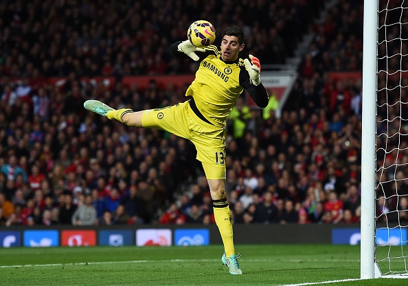 Courtois được xem là sự thay thế lý tưởng vị trí của Petr Cech. Sau 13 lần khoác áo Chelsea mùa này, thủ môn trẻ người Bỉ có tới 32 pha cứu thua, góp phần giúp Chelsea dẫn đầu bảng xếp hạng tại Premier League và Champions League.