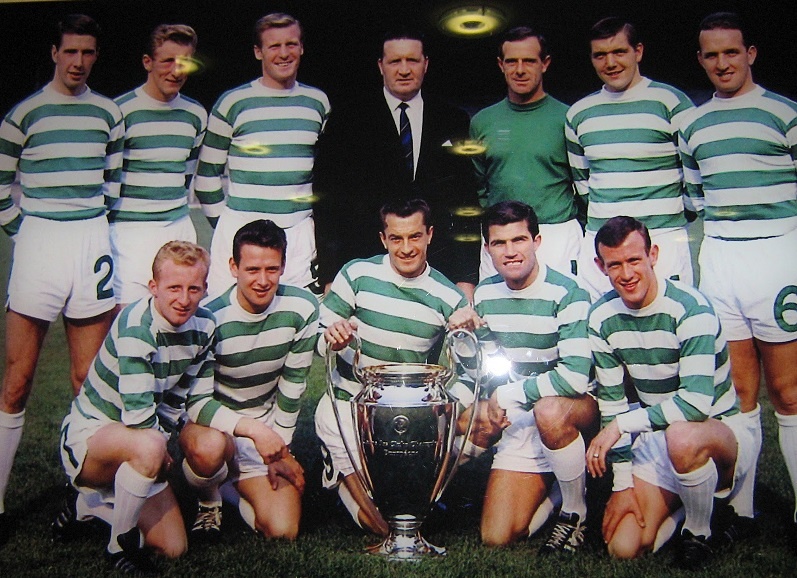 Bóng đá hiện đại là sự pha trộn giữa các nên văn hóa, dân tộc, tôn giáo và chính trị khắp nơi trên thế giới. Thế nhưng trong quá khứ, các đội bóng thường ưu tiên xây dựng từ những cầu thủ bản địa. Đây chính là lý do Celtic trở thành CLB duy nhất tại châu Âu tính đến thời điểm này giành Cúp C1 1967 (tiền thân của Champions League) bằng đội hình toàn cầu thủ nội (đánh bại Inter Milan trong trận chung kết với tỷ số 2-1).