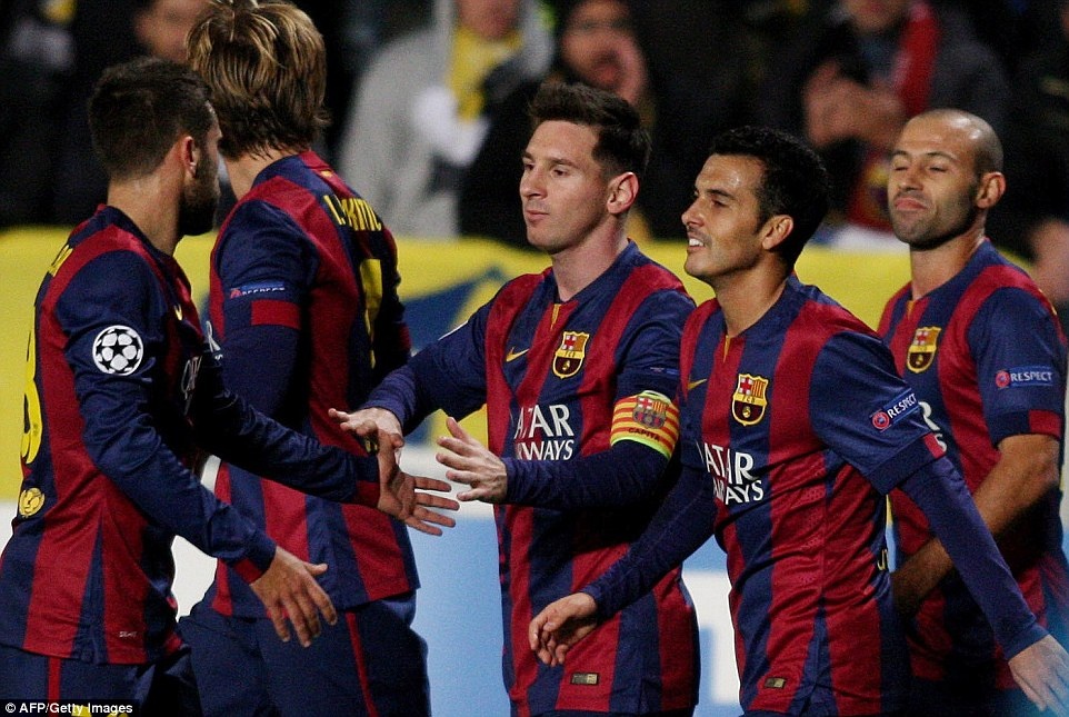 Tiep tuc lap hat-trick, Messi pha sau ky luc cua Raul hinh anh