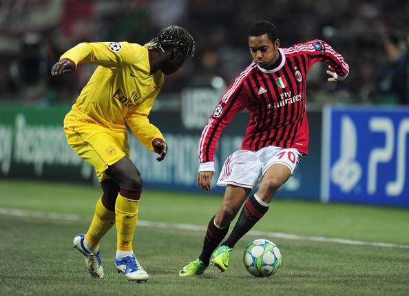 Robinho không còn ở đỉnh cao phong độ. Thế nhưng, mỗi khi nhắc đến chân sút 30 người Brazil, người hâm mộ lại hình dung đến một cầu thủ nhanh nhẹn có kỹ thuật cá nhân cực tốt. Robinho hiện đang thi đấu cho đội bóng cũ Santos theo bản hợp đồng cho mượn từ AC Milan.