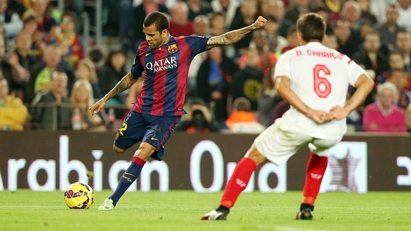 Alves có một ngày thi đấu rất thuyết phục. Ngoài 4 cú tắc bóng chính xác, cầu thủ người Brazil còn có tới 152 lần chạm bóng, tỷ lệ đường chuyền thành công đạt 93% và kiến tạo 1 lần góp phần vào chiến thắng 4 sao của Barca trước APOEL.