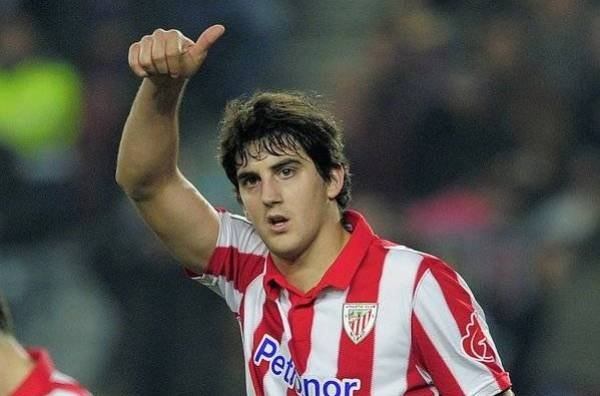 San Jose là người hùng của Bilbao trong chuyến làm khách trên sân Shakhtar Donetsk. Trung vệ 25 tuổi không chỉ ngăn chặn thành công nhiều pha lên bóng của đối thủ, mà còn tung ra 5 pha dứt điểm về phía đối phương. Một trong số đó được chuyển hóa thành bàn thắng, đem lại 3 điểm trọn vẹn cho Bilbao.