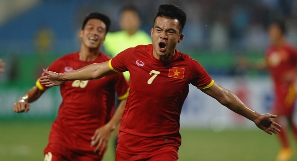 Tran cau thang hoa giup DTVN thang Philippines 3-1 hinh anh