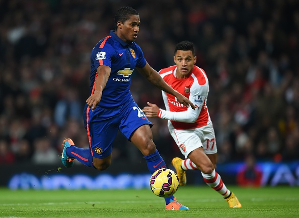 HLV Van Gaal đã gây bất ngờ khi sử dụng sơ đồ chiến thuật 3-5-2 ở trận gặp Arsenal. Tuy vậy, ở trận gặp Hull City vào ngày mai, có thể chiến lược gia người Hà Lan sẽ áp dụng sơ đồ 4-4-2. Theo đó, Valencia sẽ lùi về đá hậu vệ phải. Rafael cũng có thể được chọn sau khi hoàn toàn bình phục chấn thương.