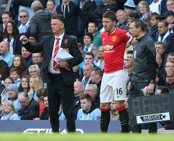 Trong khi Daley Blind chưa thể trở lại sau chấn thương thì Carrick vẫn là sự lựa chọn tối ưu nhất cho vị trí tiền vệ trung tâm. Darren Fletcher cũng là một trong những phương án thay thế Blind.