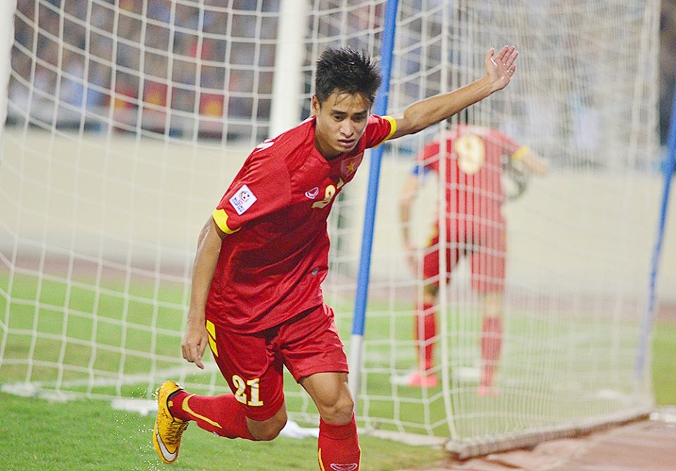 Pha thoat xuong va ghi ban dung manh cua Minh Tuan hinh anh