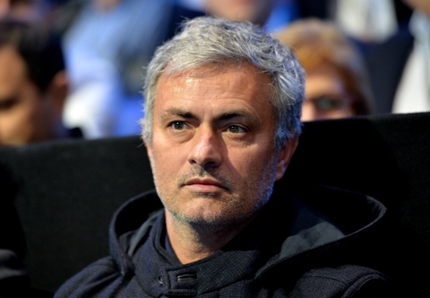 Mourinho lon tieng che bai danh hieu Qua bong vang hinh anh