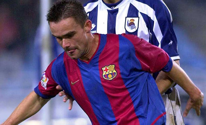 Quá ấn tượng với màn trình diễn của Overmars trong màu áo Arsenal, Barca đã bỏ ra 30 triệu euro để chiêu mộ ngôi sao người Hà Lan. Song 4 năm chơi bóng tại Nou Camp, cầu thủ chạy cánh sinh năm 1973 gây thất vọng lớn khi ghi vỏn vẹn 15 bàn sau 97 lần ra sân.