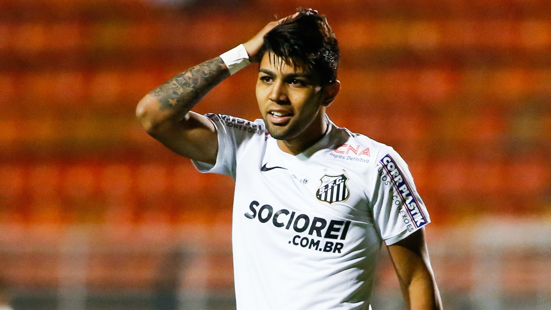 Barbosa hứa hẹn sẽ cùng Neymar đưa bóng đá Brazil trở lại thời đỉnh cao trong tương lai. Barbosa hiện là thành viên của CLB Santos, đội bóng cũ của Neymar, Pele và rất nhiều cầu thủ danh tiếng khác. Dù mới 18 tuổi song Barbosa đã ghi tới 22 bàn thắng sau 63 lần khoác áo đội 1 Santos.