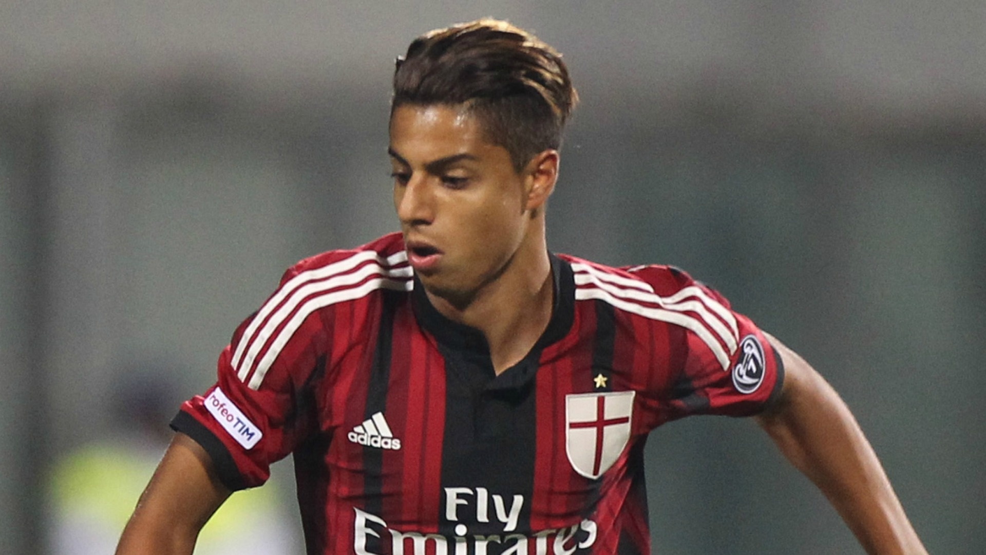 Mastour đang được đánh giá là hiện tượng của CLB AC Milan và bóng đá Italy. Thần đồng 16 tuổi này hội tụ rất nhiều điểm mạnh như chuyền bóng, kiến tạo và dứt điểm. Giới chuyên môn nhận định, Mastour có thể mở ra trang vàng cho Rossoneri trong tương lai.