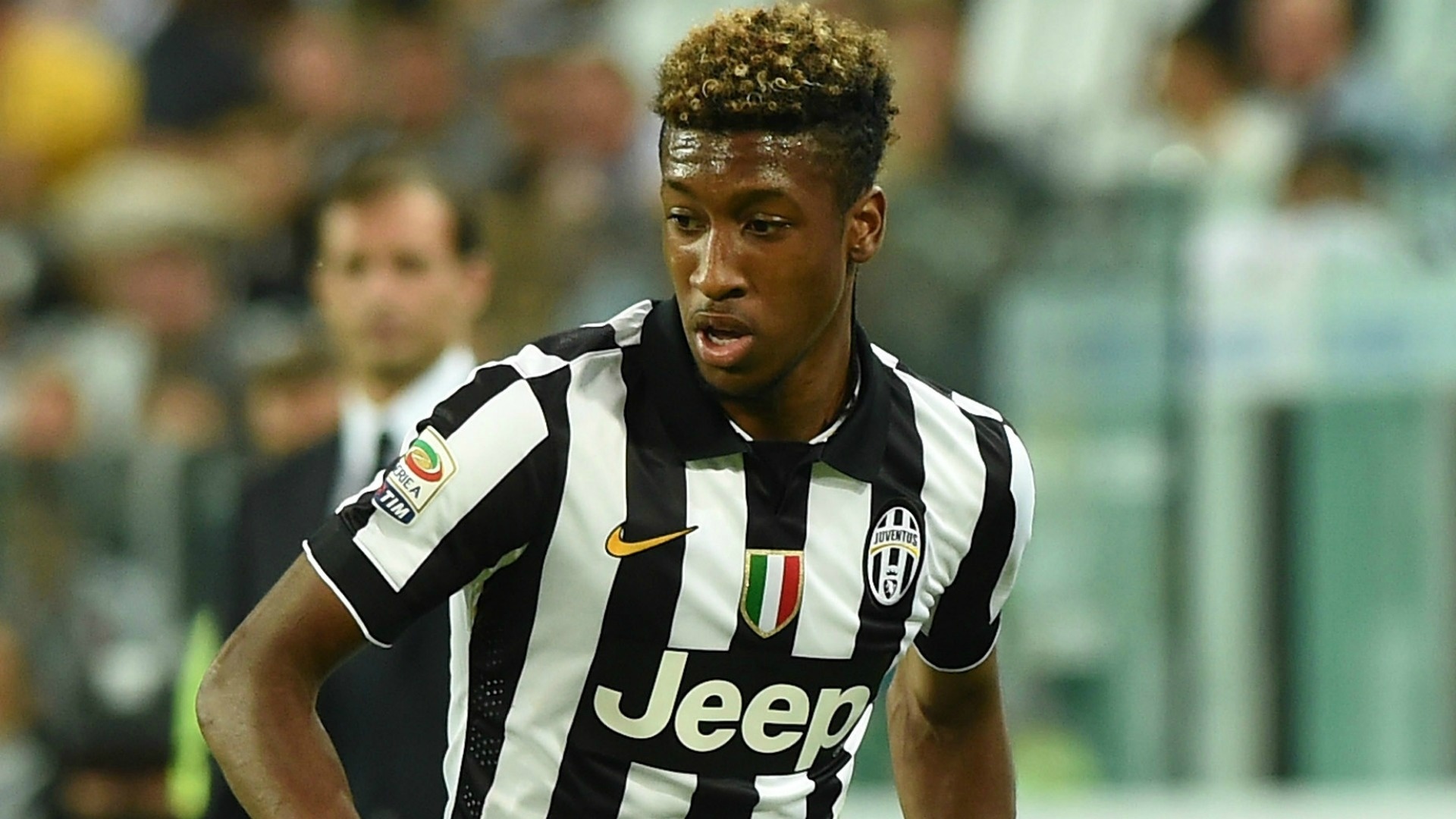 Sau thương vụ Paul Pogba, Juventus lại vớ được món hời khi chiêu mộ thành công Kingsley Coman từ PSG. Coman là cầu thủ trẻ nhất từng chơi cho đội 1 PSG khi mới 16 tuổi 8 tháng 4 ngày. Trong trận gặp Chievo tại Serie A mùa này, Coman thậm chí đã vượt mặt rất nhiều đàn anh tên tuổi để giành danh hiệu Cầu thủ xuất sắc nhất trận.