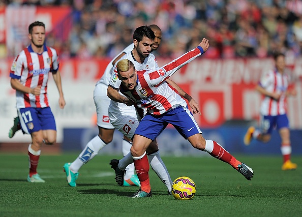 Atletico 2-0 Deportivo: Tiep tuc bam duoi Barca va Real hinh anh