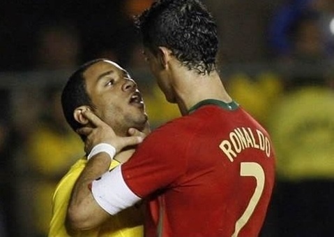 Nhung khoanh khac noi cau va danh nguoi cua Ronaldo hinh anh