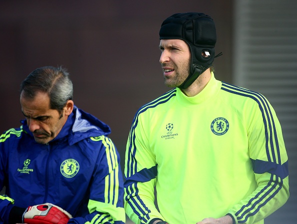 Tờ People đưa tin, thủ thành Petr Cech sẵn sàng rời Chelsea để gia nhập PSG trong tháng 1 tới theo diện cho mượn đến hết mùa. Thủ thành người CH Séc hiện chỉ là sự lựa chọn thứ 2 tại Chelsea sau khi Thibaut Courtois trở lại Stamford Bridge hè vừa qua.