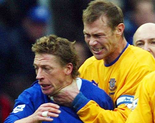 Ferguson nổi tiếng là một cầu thủ hung hãn. Anh từng 4 lần bị kết án vì tội hành hung người khác. Năm 1994, lúc đang thi đấu cho Rangers, Ferguson đã thượng cẳng chân, hạ cẳng tay với hậu vệ John Mcstay của Raith Rovers. Kết quả là cựu tiền đạo của Everton phải dành 3 tháng ăn cơm sau song sắt.