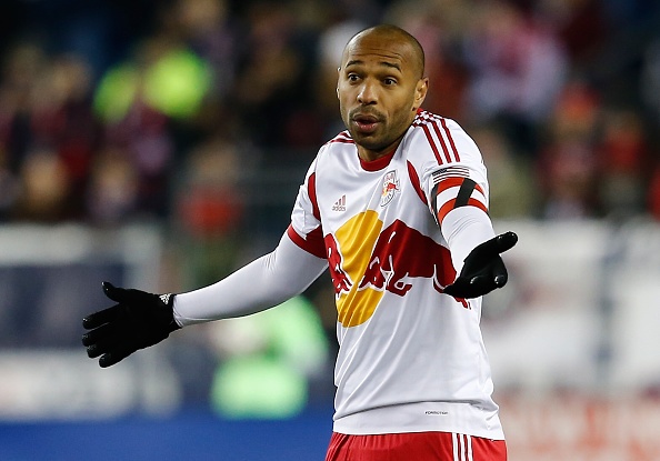 Theo Daily Mail, tiền đạo Thierry Henry vừa khiến fan Arsenal khấp khởi khi đăng hình ảnh sân Emirates lên Facebook cá nhân. NHM Pháo thủ hy vọng tiền đạo lão tướng người Pháp sẽ trở lại Emirates sau khi anh khẳng định chia tay New York Red Bulls vào cuối tháng 12 này.