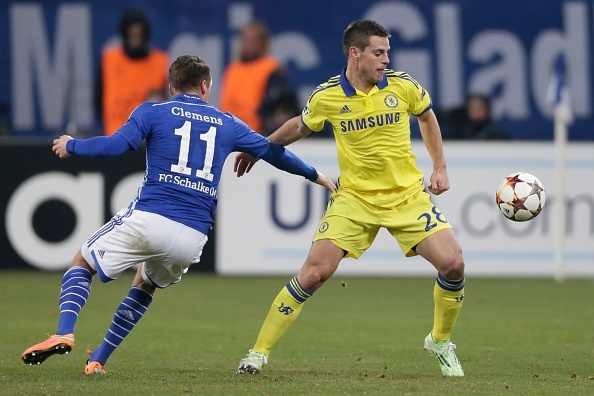 Trong bài phỏng vấn trước truyền thông Anh, hậu vệ trái Cesar Azpilicueta của Chelsea khẳng định không quan tâm tới tin đồn được Real Madrid và Barca mời về thi đấu. “Tôi đang rất hạnh phúc ở đây. Tôi đến từ La Liga nhưng tôi không nghĩ mình muốn trở lại đó. Tôi thích cuộc sống ở London”, tuyển thủ người Tây Ban Nha chia sẻ.
