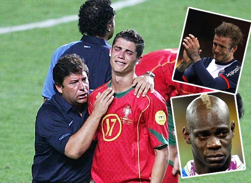 5 khoanh khac sao bong da khoc nuc no tren san co hinh anh