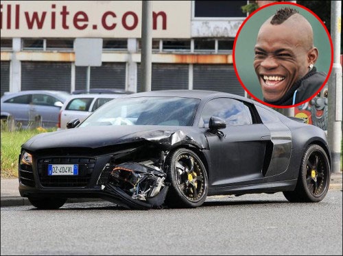 Năm 2010 khi vừa chuyển tới Man City, Balotelli đã gặp nạn chỉ vì phút cao hứng muốn đua cùng thần gió. Sự bốc đồng của Super Mario khiến chiếc xe Audi R8 có giá 120.000 bảng nát một phần đầu sau pha va chạm với một chiếc BMW ở Manchester. Tuy nhiên, cả Balotelli lẫn tài xế của chiếc xe BMW đều thoát khỏi xe mà không gặp thương tích lớn.