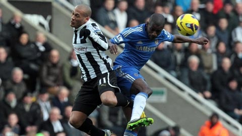 Newcastle - Chelsea: Chinh phuc hiem dia hinh anh