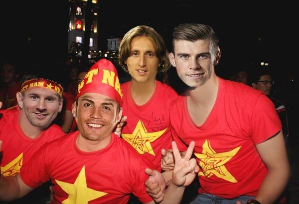 Anh vui Ronaldo va Messi an tuong voi chien thang cua DTVN hinh anh