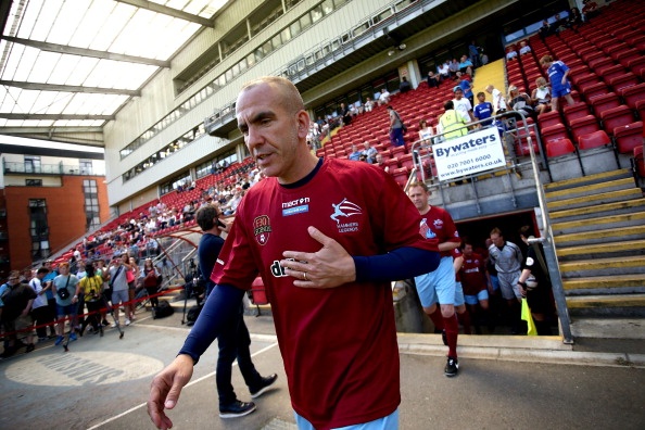 Cựu tiền đạo người Italia đã khẳng định được tên tuổi trong những năm tháng chinh chiến tại Premier League. Tuy nhiên, quyết định chuyển từ Italia sang Anh có lẽ là nguyên nhân chính khiến Di Canio bị bỏ rơi tại Azzurri, bởi giai đoạn đó là quãng thời gian bóng đá Ý gần như chỉ ưu tiên gọi các cầu thủ đang thi đấu tại Serie A. Vì thế, bảng thành tích hơn 100 bàn sau 500 trận của Di Canio cũng trở nên vô nghĩa.