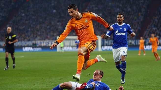 Sao Schalke lon tieng thach thuc Real Madrid hinh anh
