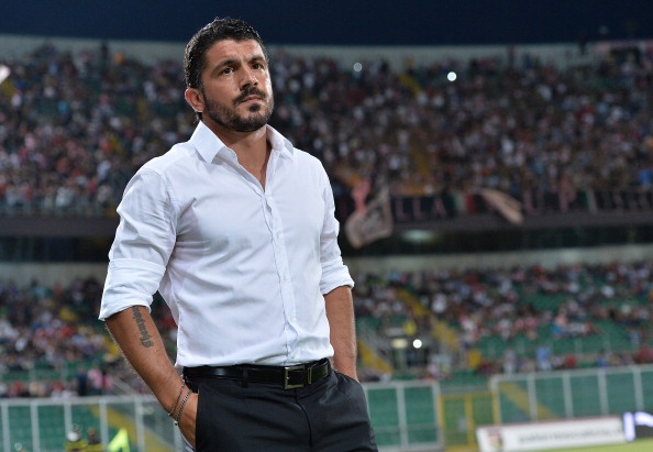 Theo Daily Express, cựu danh thủ Milan Gennaro Gattuso nhiều khả năng sẽ tới dẫn dắt Rangers thay HLV vừa từ chức Ally McCoist. Sau khi giã từ sự nghiệp quần đùi áo số, Gattuso có thời gian dẫn dắt Sion (Thụy Sỹ), Palermo (Italy) và hiện tại là OFI Crete (Hy Lạp).