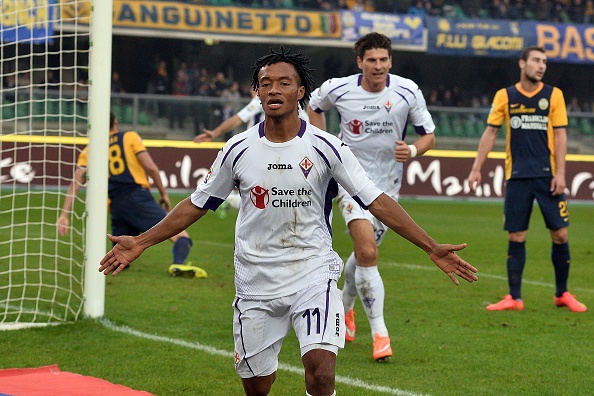Tờ Daily Star đưa tin, M.U đang lên kế hoạch chiêu mộ ngôi sao chạy cánh Juan Cuadrado của Fiorentina trong kỳ chuyển nhượng mùa đông. Hồi hè vừa qua, đội chủ sân Old Trafford cũng đặc biệt quan tâm tới “Vua kiến tạo” World Cup 2014 nhưng bất lực trong việc thuyết phục Fio nhả người.