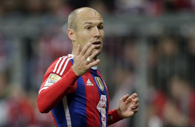 Một mùa giải tuyệt vời của Robben trong màu áo Bayern Munich cũng như đội tuyển Hà Lan. Anh đã ghi 21 bàn thắng và được FIFA 15 tưởng thưởng bằng việc nâng chỉ số lên đầu 9. Tuy nhiên, ở độ tuổi 30, có lẽ đây cũng sẽ là con số cao nhất mà cựu sao Real có thể vươn tới.