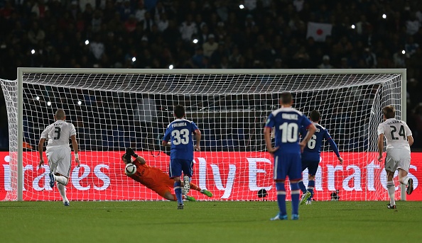 Trong suốt hiệp 1, Cruz Azul chỉ duy nhất 1 pha lên bóng nguy hiểm khi Pavone buộc Ramos phạm lỗi trong vòng cấm. Tuy nhiên, ở thế một chọi 1, Torrado lại không đánh bại được Casillas.