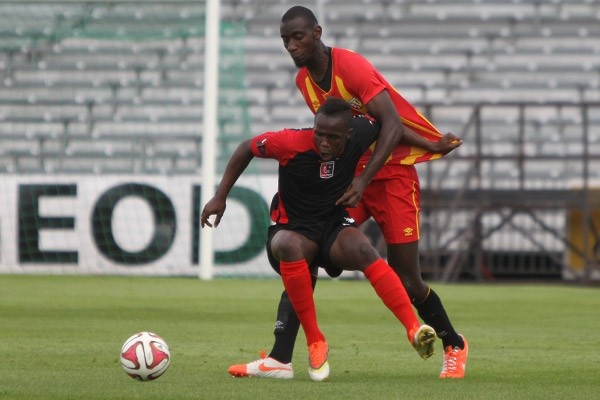 Không nhiều người biết về Abdoul Ba, nhưng anh lại là một trong những cầu thủ có sức mạnh lớn nhất tại FIFA 15. Hậu vệ người Senegal hiện thi đấu tại Ligue 1 trong màu áo Lens. Ngoài chiều cao lý tưởng lên tới 2 m, Ba còn sở hữu sức càn lướt và nền tảng thể lực sung mãn. Anh được FIFA chấm 63 điểm.