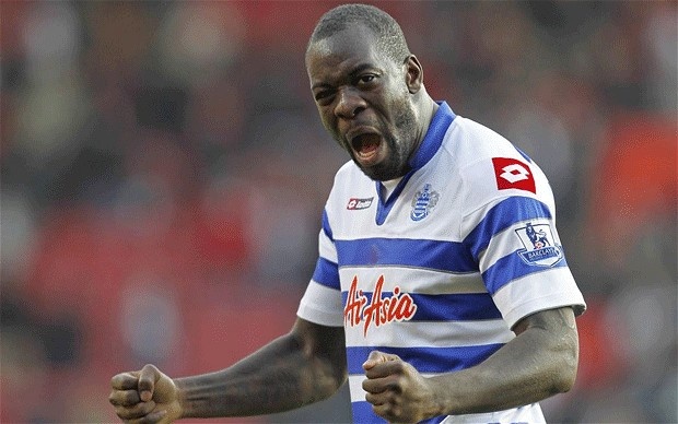 Samba là cầu thủ khá nổi tiếng, từng chinh chiến tại Premier League và là đội trưởng CLB Blackburn cũng như QPR, hiện khoác áo Dinamo Moscow. Sở hữu chiều cao 1m94, nền tảng thể lực sung mãn, lối chơi quyết liệt không ngại va chạm là điểm mạnh của trung vệ 30 tuổi tuyển Congo. Tại FIFA 15, Samba được chấm điểm 77.