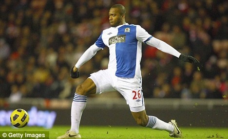 Tiền vệ 26 tuổi người Pháp là thành viên của CLB Zawisza Bydgoszcz (Ba Lan) và là cầu thủ khỏe thứ 6 trong phiên bản FIFA 15. Goulon từng thi đấu cho Le Mans, Blackburn (chỉ ra sân 4 lần), Doncaster. Goulon từng được so sánh như huyền thoại bóng đá Pháp, Patrick Vieira nhờ lối mạnh mẽ và không ngại va chạm. Điểm của Goulon là 69.