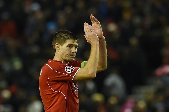 Thêm một biểu tượng nữa của lòng trung thành, đó là Steven Gerrard. Anh gia nhập Liverpool từ khi còn là cậu nhóc 7 tuổi và gắn bó với CLB vùng Merseyside tới nay là 27 năm, trong đó có 16 năm thi đấu cho đội hình 1. Gerrard chính là nguồn cảm hứng bất tận cho những thành công của The Kop trong giai đoạn thành công với chức vô địch Champions League, UEFA Cup, FA Cup và Cúp liên đoàn. Tiếc là Steve chưa từng lên ngôi vô địch Premier League.