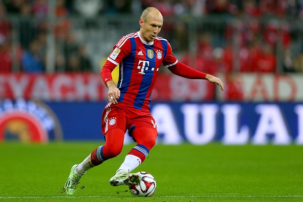 Cầu thủ chạy cánh người Hà Lan đang là một trong những ngôi sao hàng đầu thế giới, nhưng việc FIFA 15 chấm anh điểm số 90 có vẻ như hơi cao so với thực tế. Robben là cầu thủ có tốc độ, kỹ thuật lừa bóng điêu luyện, những cú dứt điểm hiểm hóc nhưng tiền sử chấn thương là điểm trừ nên số điểm 88 hoặc 89 sẽ phù hợp hơn.