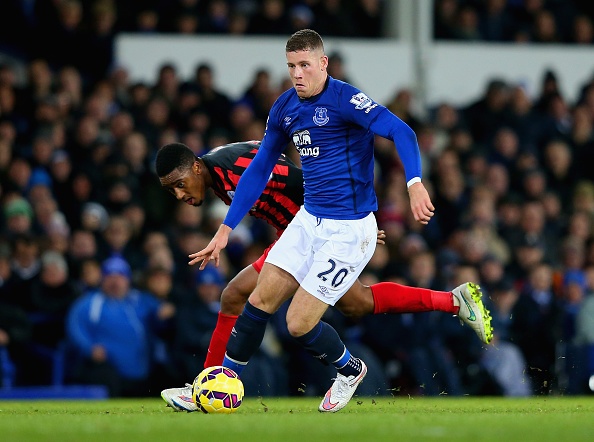 Barkley không ngừng tỏa sáng trong màu áo Everton và anh hứa hẹn trở thành tương lai của đội tuyển Anh. Nếu đội bóng áo xanh vùng Merseyside không kiếm được chiếc vé dự Champions League mùa tới, họ hoàn toàn có thể mất tài năng trẻ 21 tuổi vào tay những đại gia như M.U, Chelsea và Man City.