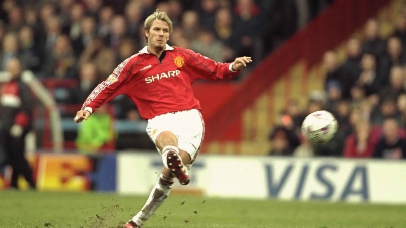 Beckham nổi tiếng với khả năng đá phạt cùng những đường chuyền chính xác đến từng cm. Những cú sút của cựu tiền vệ M.U thường không quá mạnh, nhưng hiểm hóc. Tuy nhiên, không vì vậy mà đánh giá thấp Beckham ở khả năng dứt điểm bóng sống. Ngày 27/2/1997, Beckham cú sút như trái phá tung lưới Chelsea, khi đó tốc độ của cú dứt điểm đo được vào khoảng 156,64 km/h.